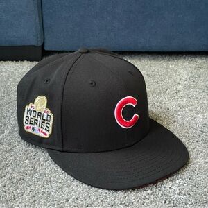 New Era Chicago Cubs Fitted Hat 2016 World Series Patch Size 7 5/8 Black Red UV